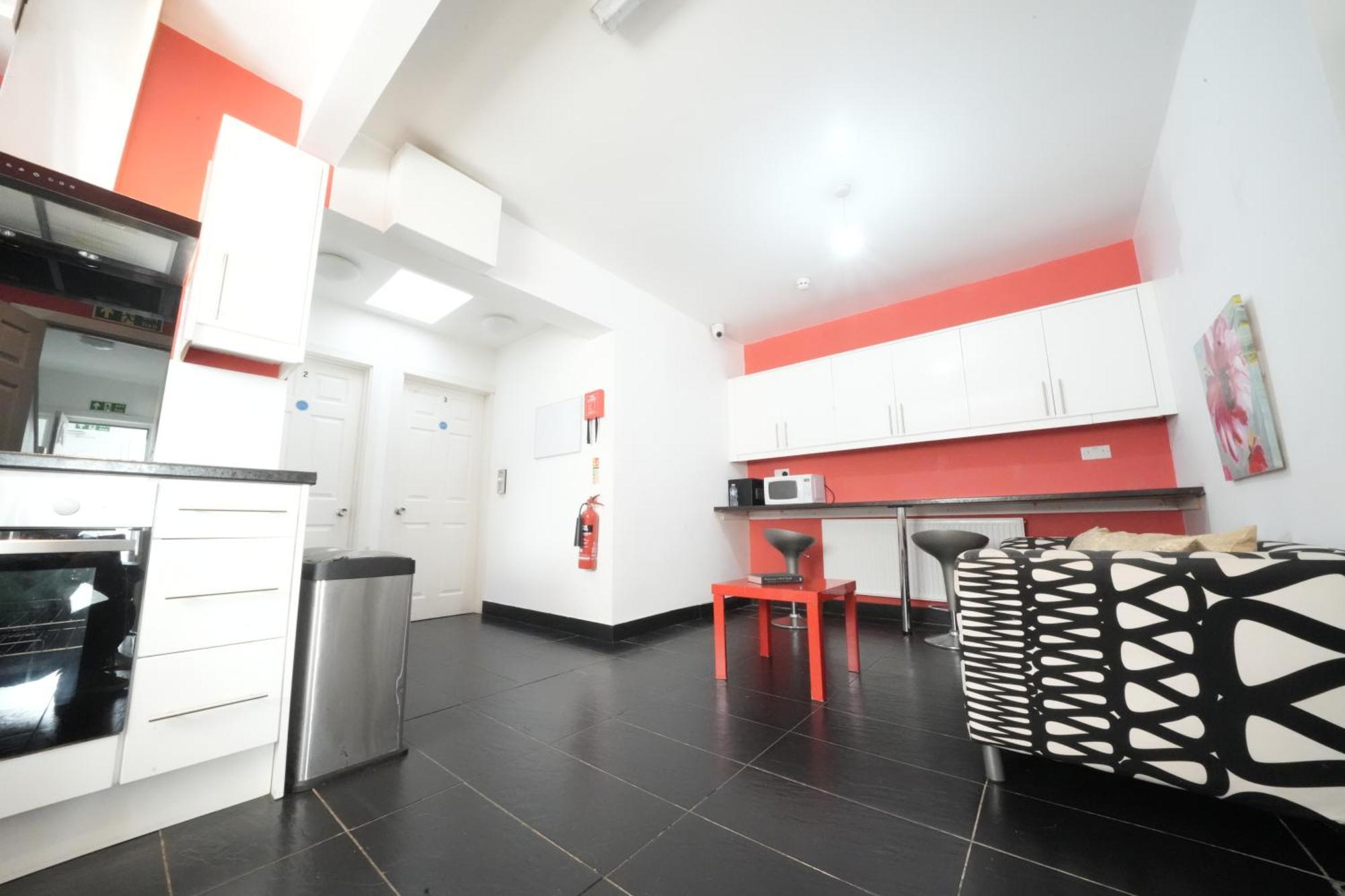 The Great Airport Place-Private Bedrooms With Private Bathroom-1 Bus To Heathrow Airport-5 Minutes By Car- Helpful Advice From Our Team Harmondsworth Kültér fotó