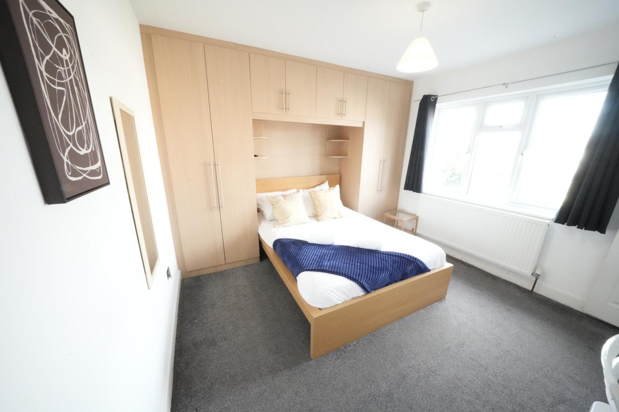 The Great Airport Place-Private Bedrooms With Private Bathroom-1 Bus To Heathrow Airport-5 Minutes By Car- Helpful Advice From Our Team Harmondsworth Kültér fotó